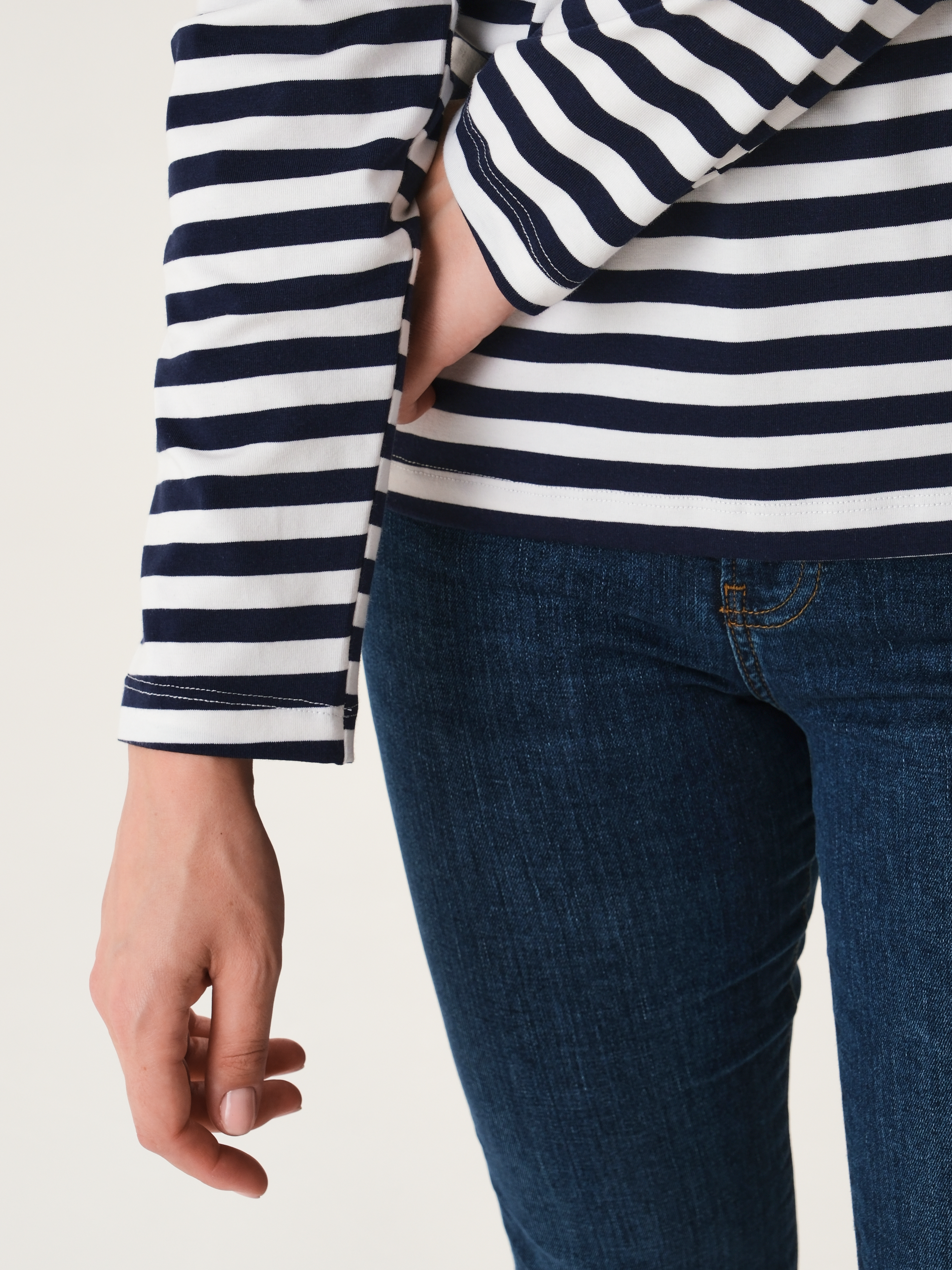 72.941.6085.229.1 Лонгслив