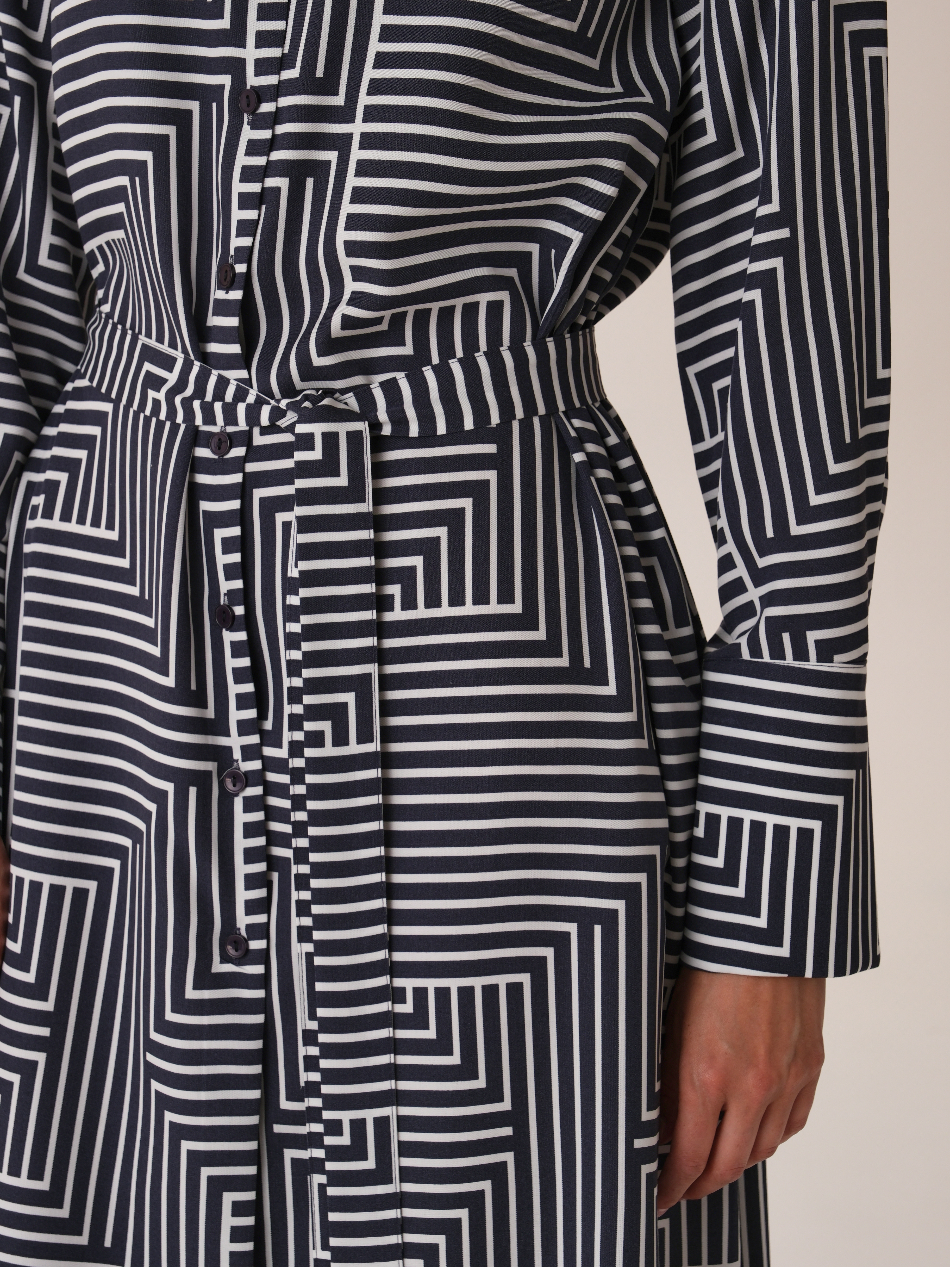 60.279.9176.629.1 Платье