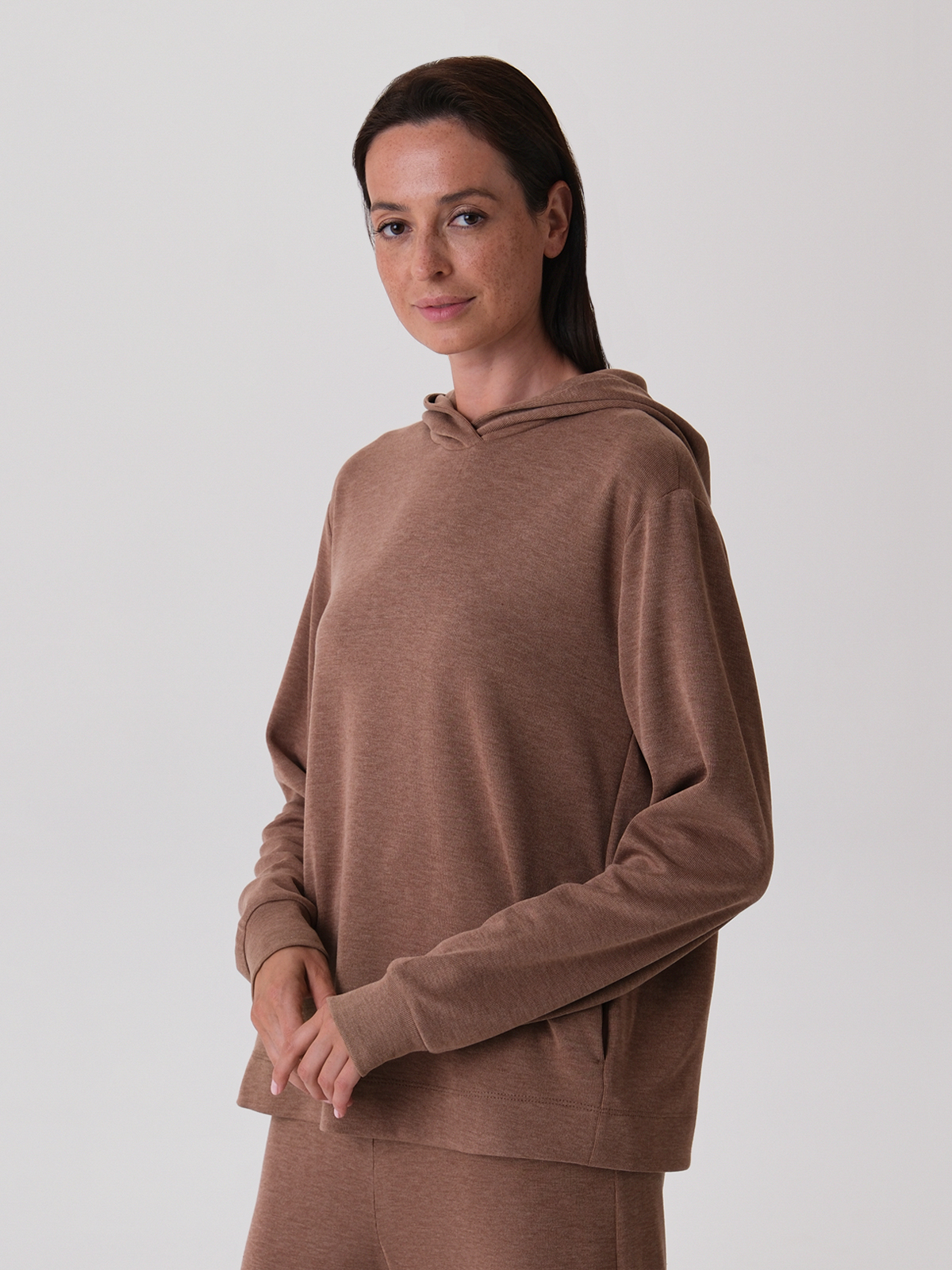 54.853.6223.374.1 Худи