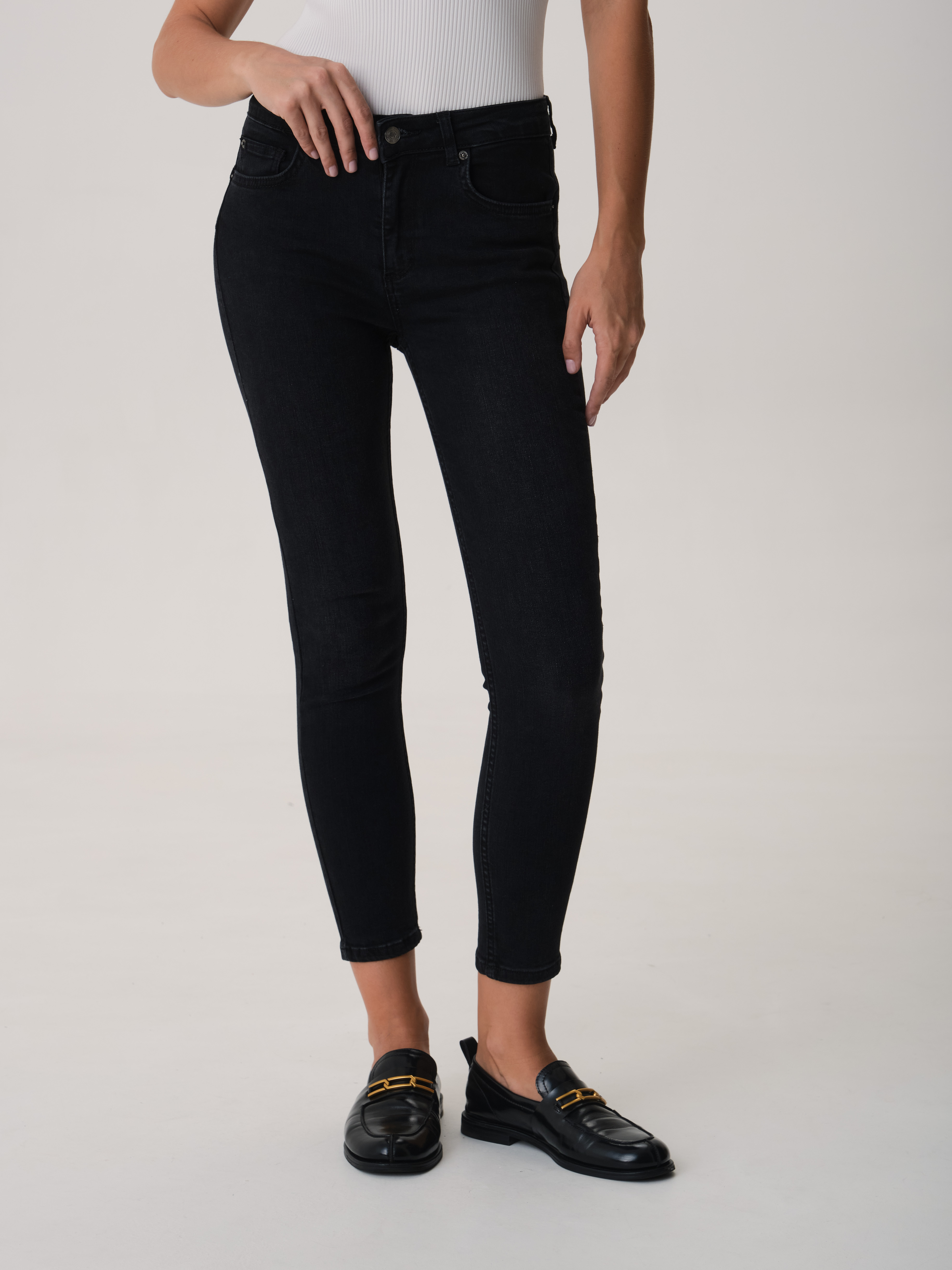 19.095.9182.001.0 Джинсы 9/10