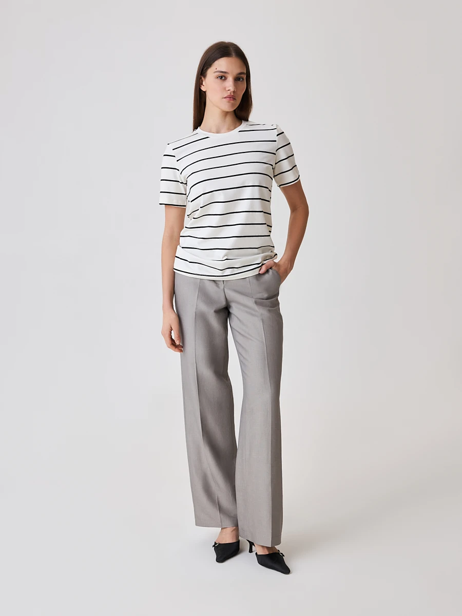 Брюки с резинкой по спинке Брюки с резинкой по спинке