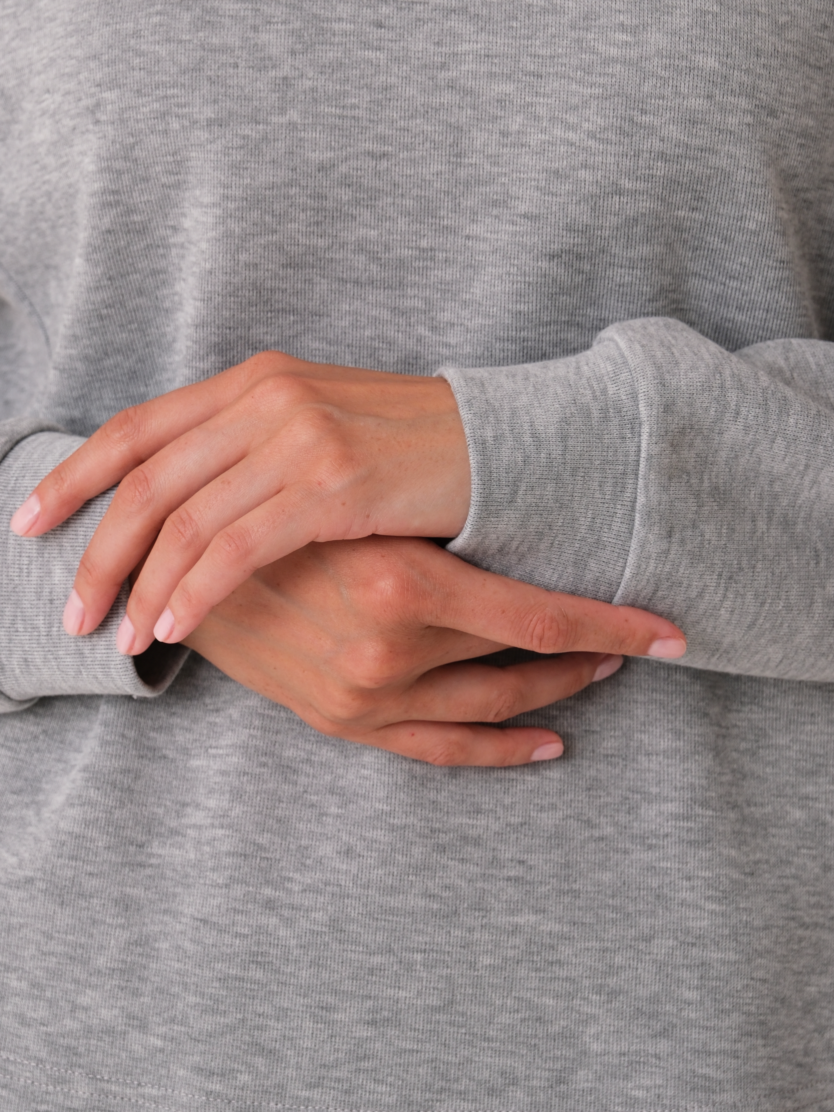 54.853.6223.308.1 Худи