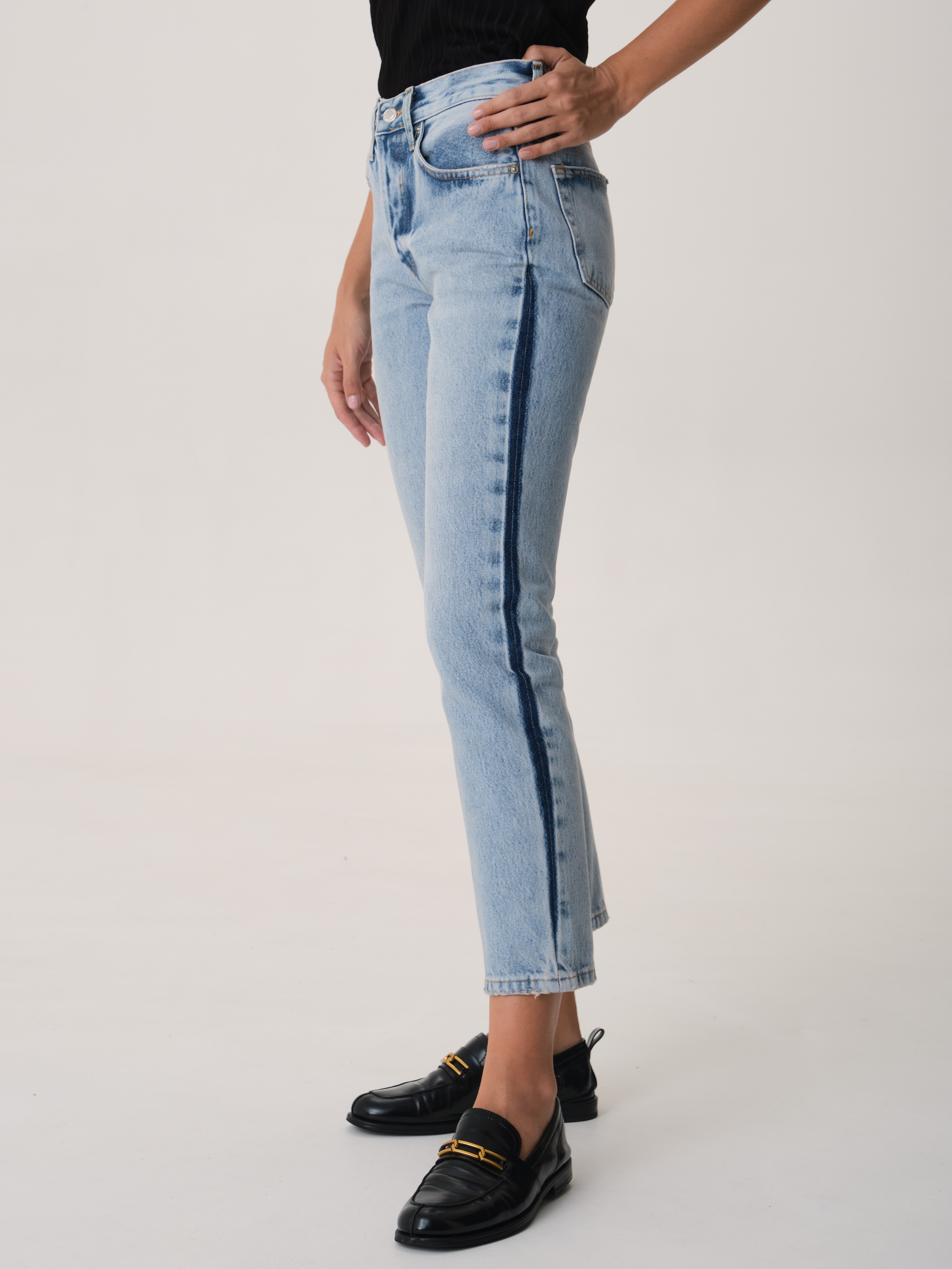 19.694.9132.035.0 Джинсы 9/10