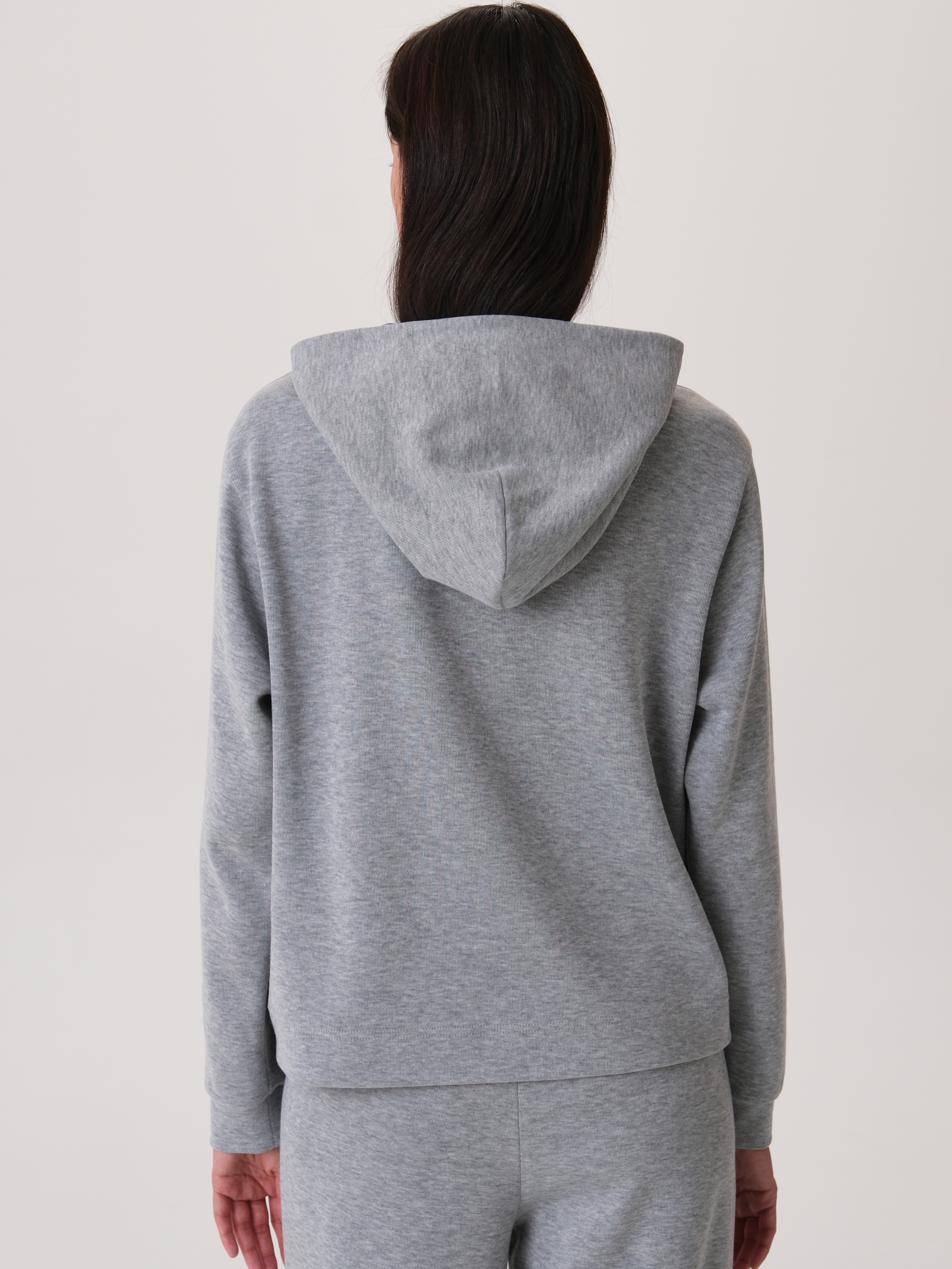 54.853.6223.308.1 Худи