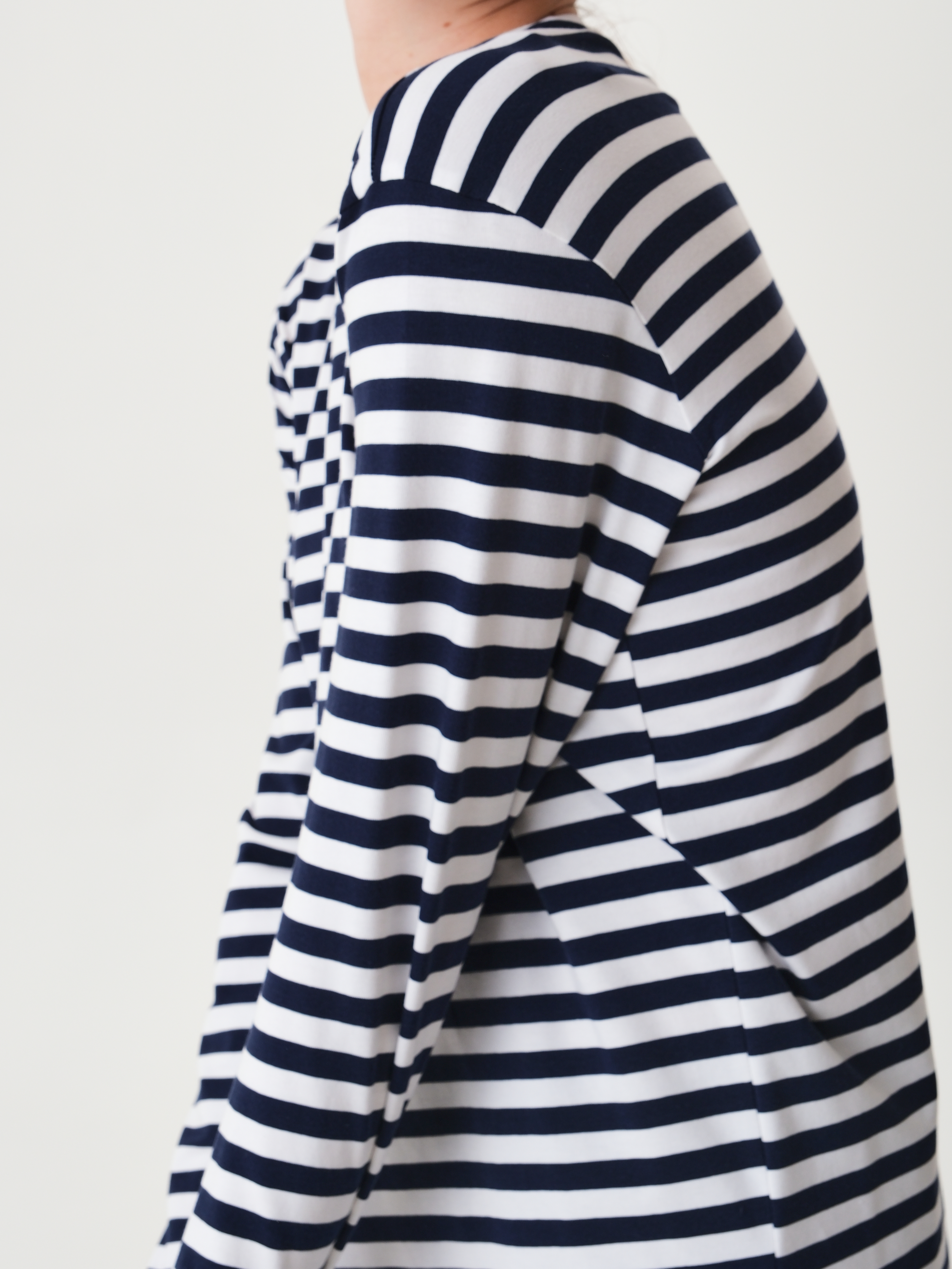 72.941.6085.229.1 Лонгслив