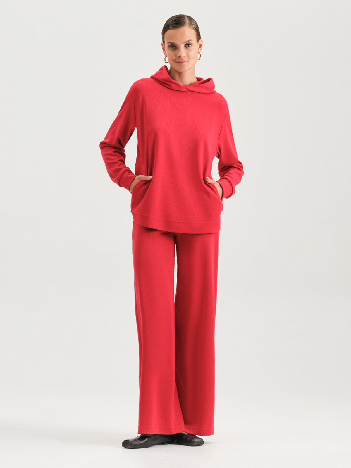 54.853.6223.066.1 Худи