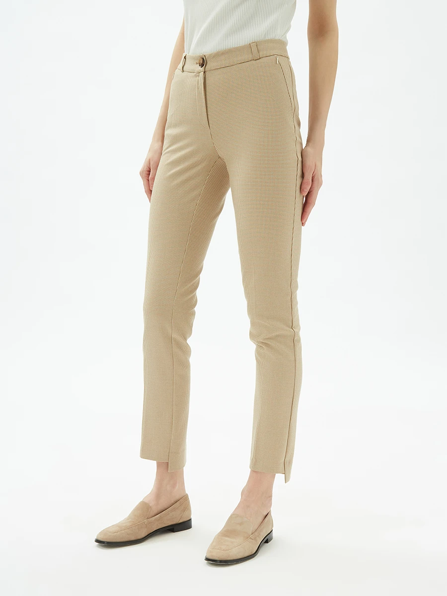 Брюки с асимметричным низом Брюки с асимметричным низом