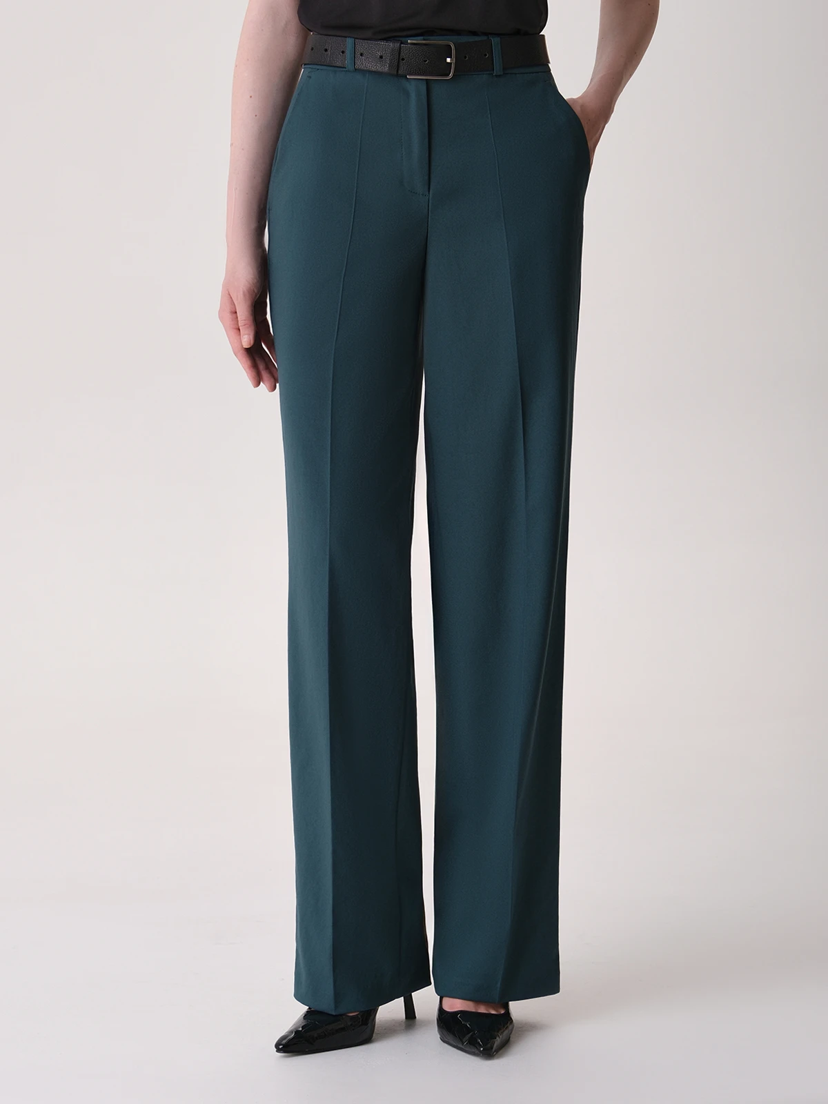 Прямые брюки со стрелками