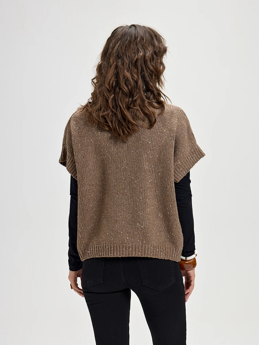 43.026.6786.377.7 Жилет трикотажный