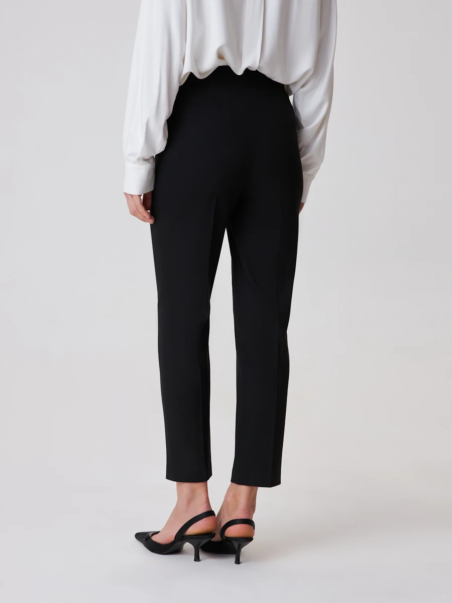 15.435.9242.001.1 Брюки 9/10