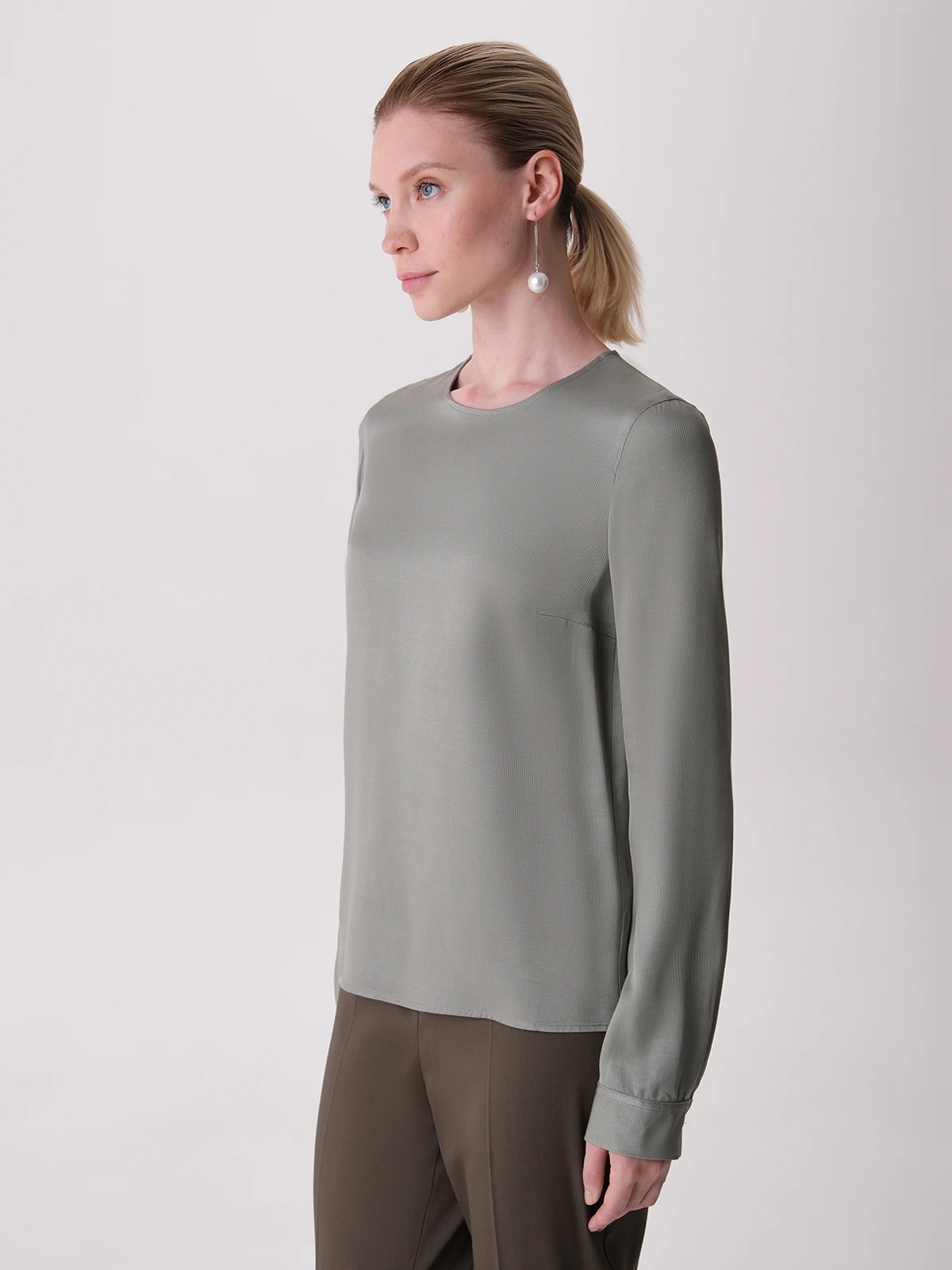 Свободная блуза с длинными рукавами