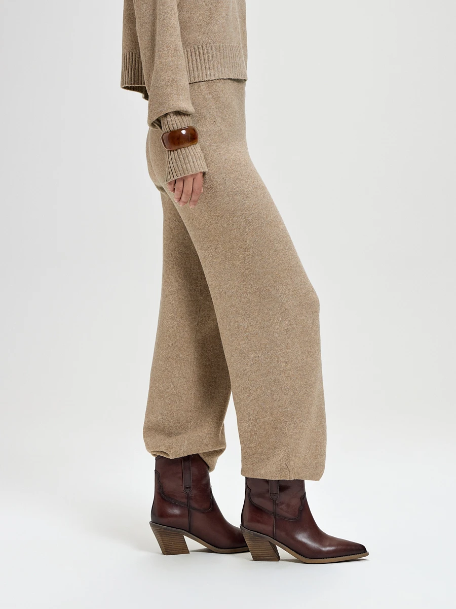 04.008.6793.377.7 Трикотажные брюки