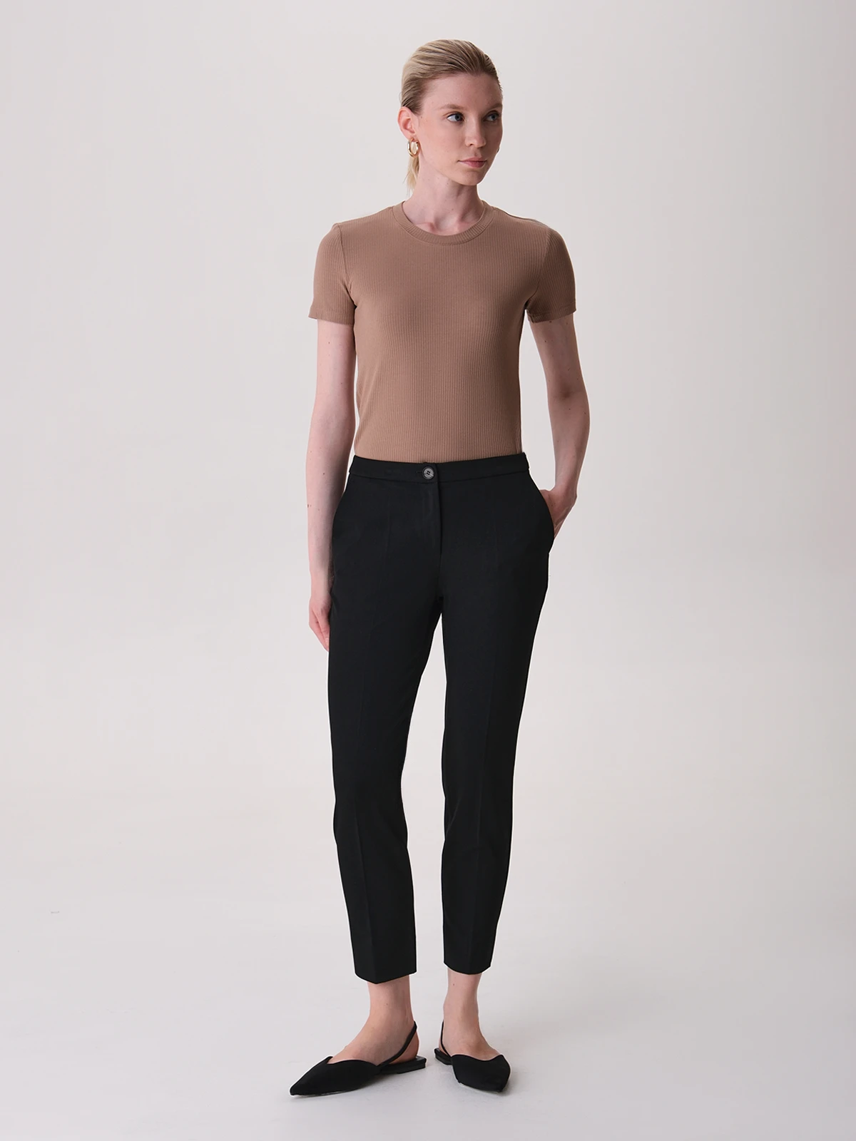 Укороченные брюки со средней посадкой