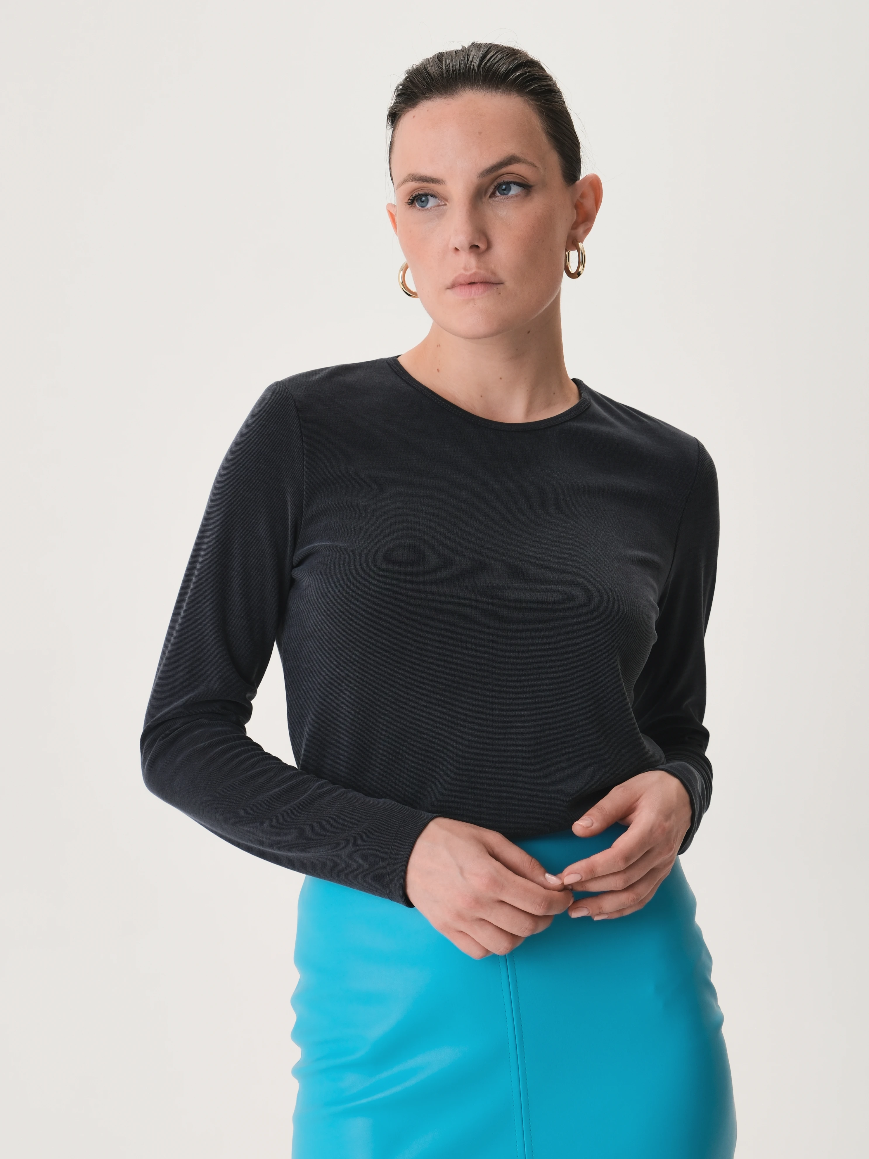 Однотонный лонгслив