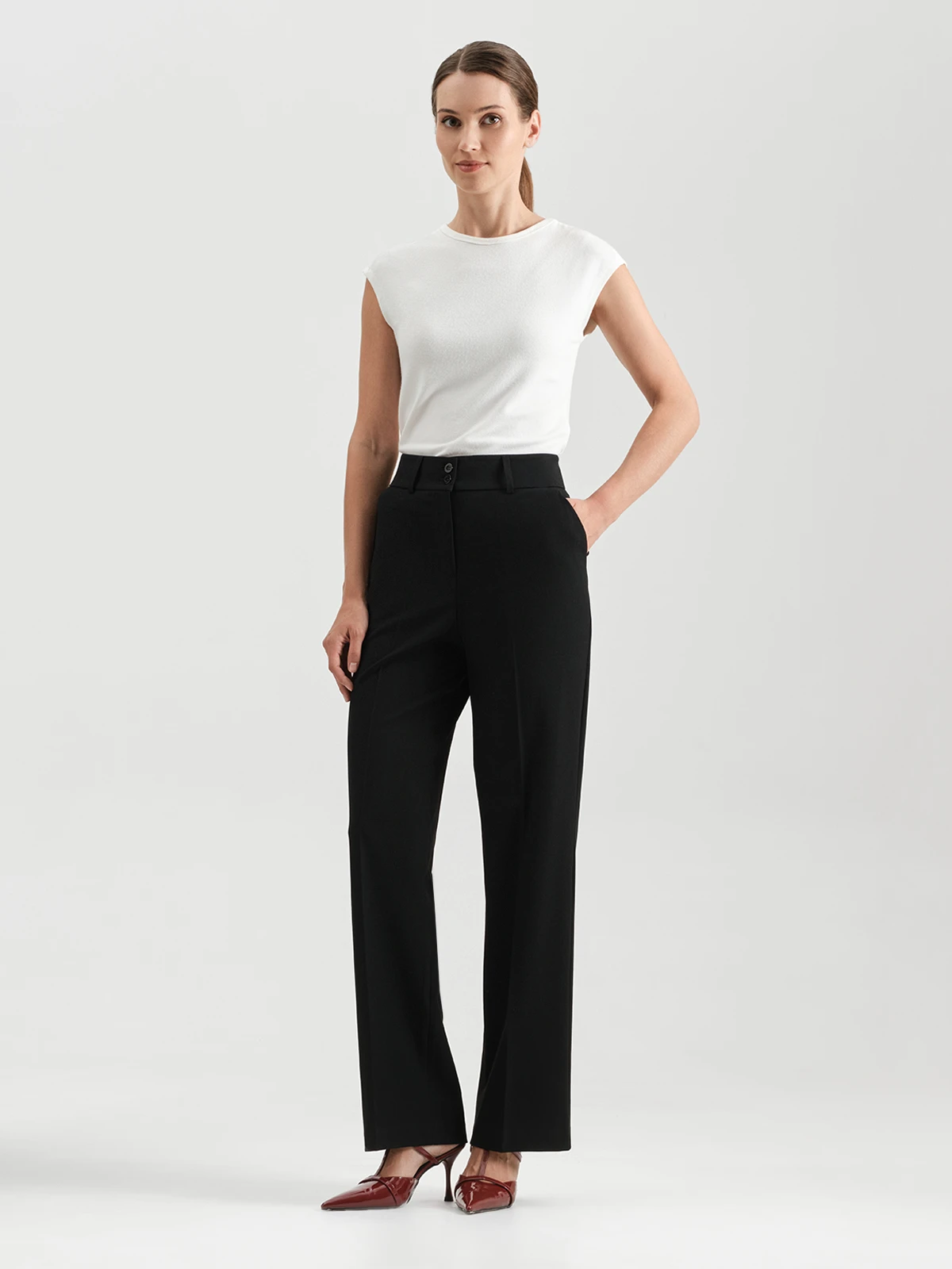 Прямые брюки со стрелками