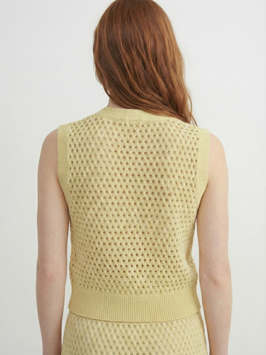 71.029.6408.092.7 Жилет вязаный