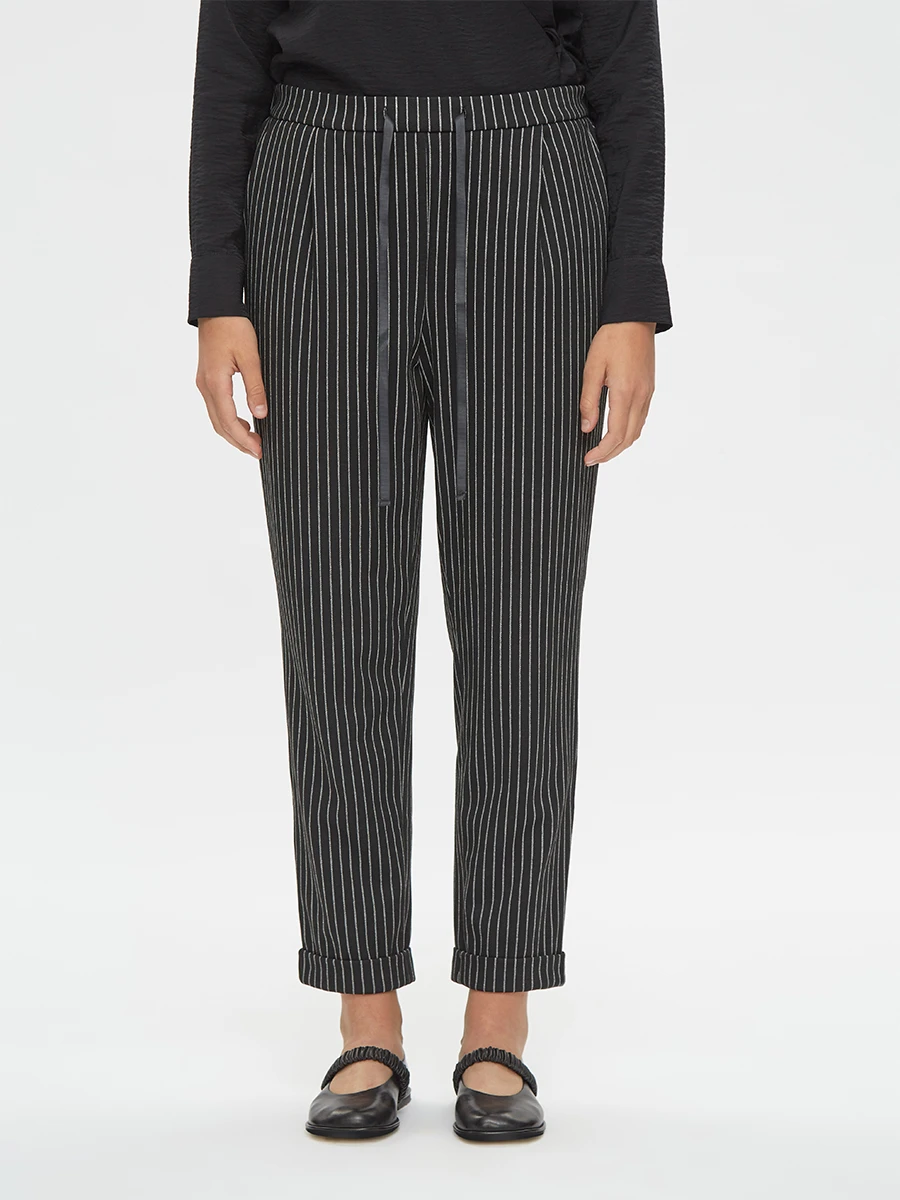 Укороченные брюки на резинке