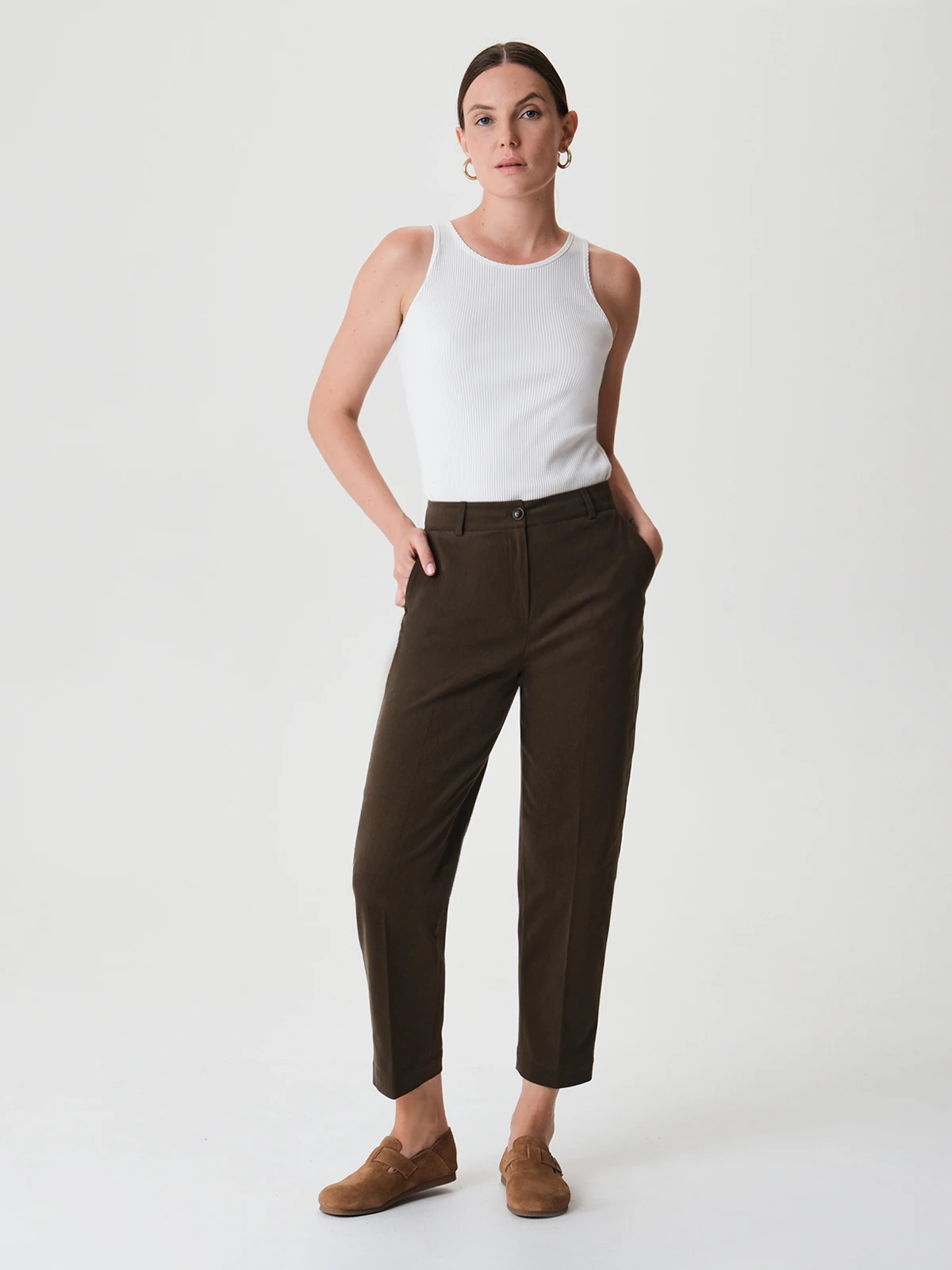 Укороченные брюки со стрелками