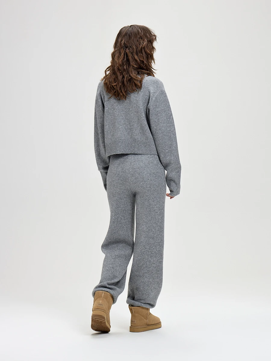 04.008.6793.305.7 Трикотажные брюки