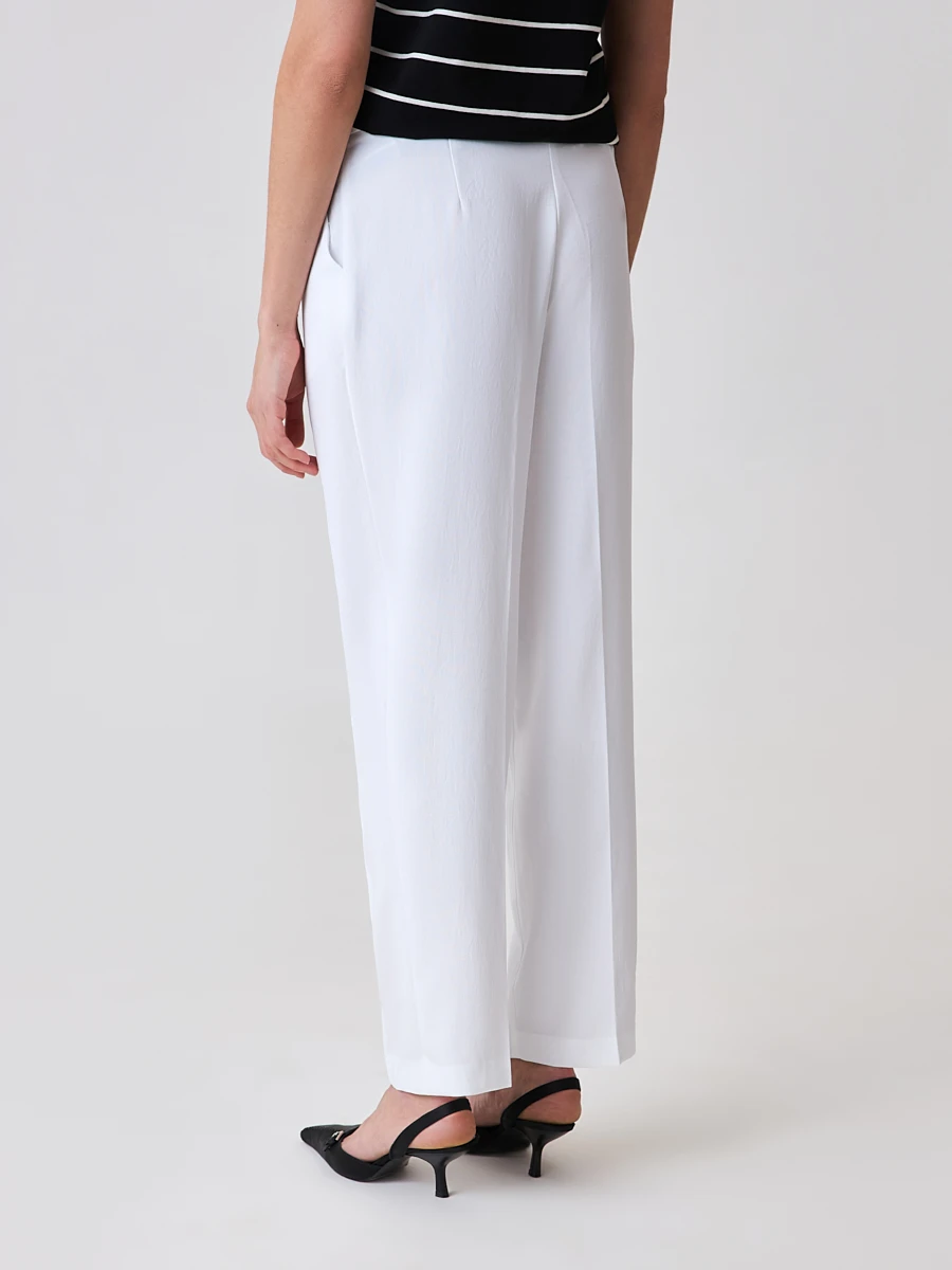 15.689.5726.006.2 Брюки 9/10