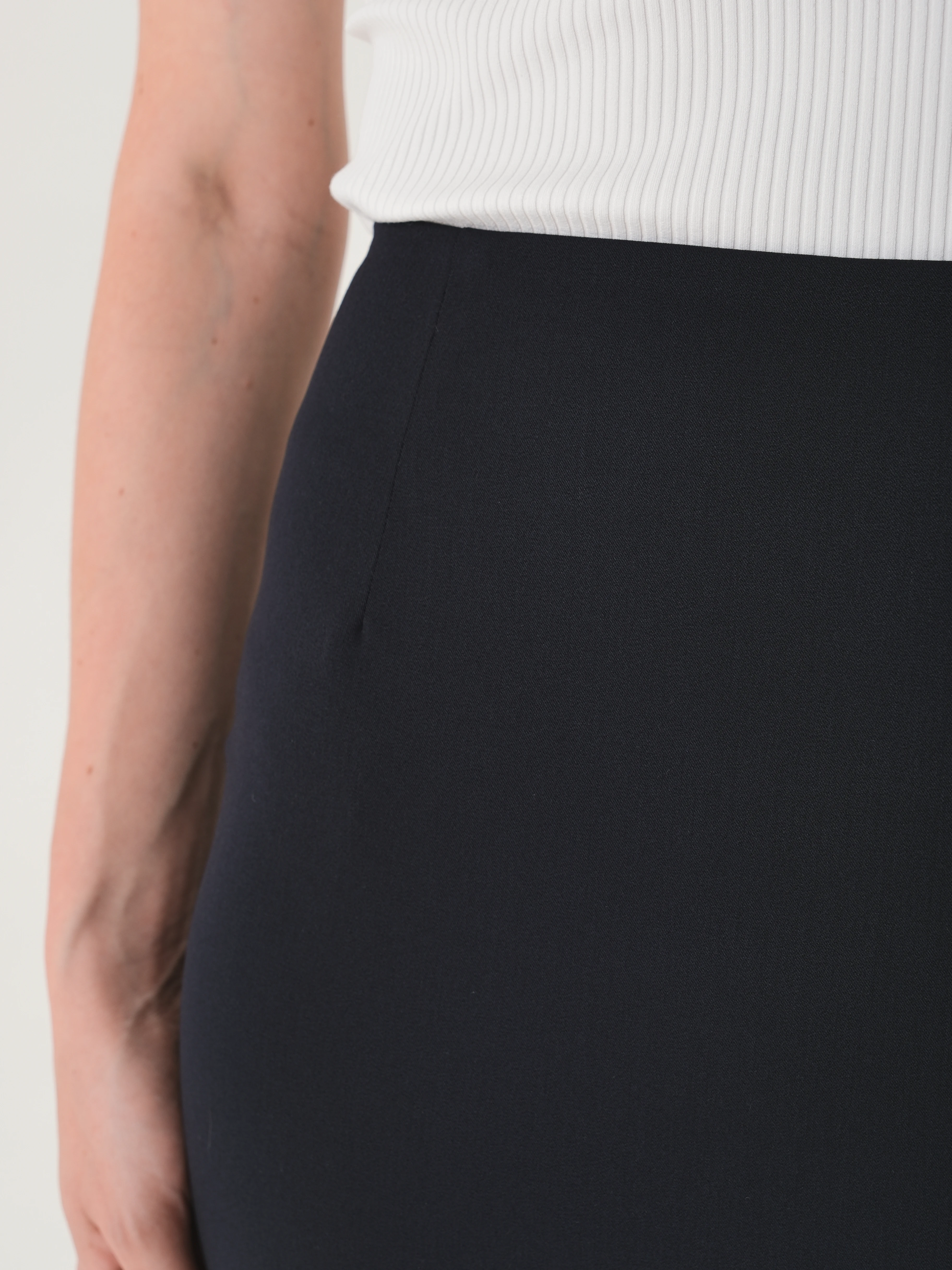 Юбка-карандаш с разрезом