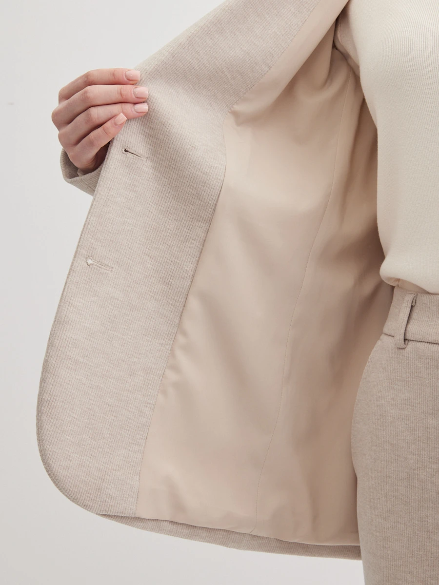 44.027.6330.397.1 Жакет трикотажный