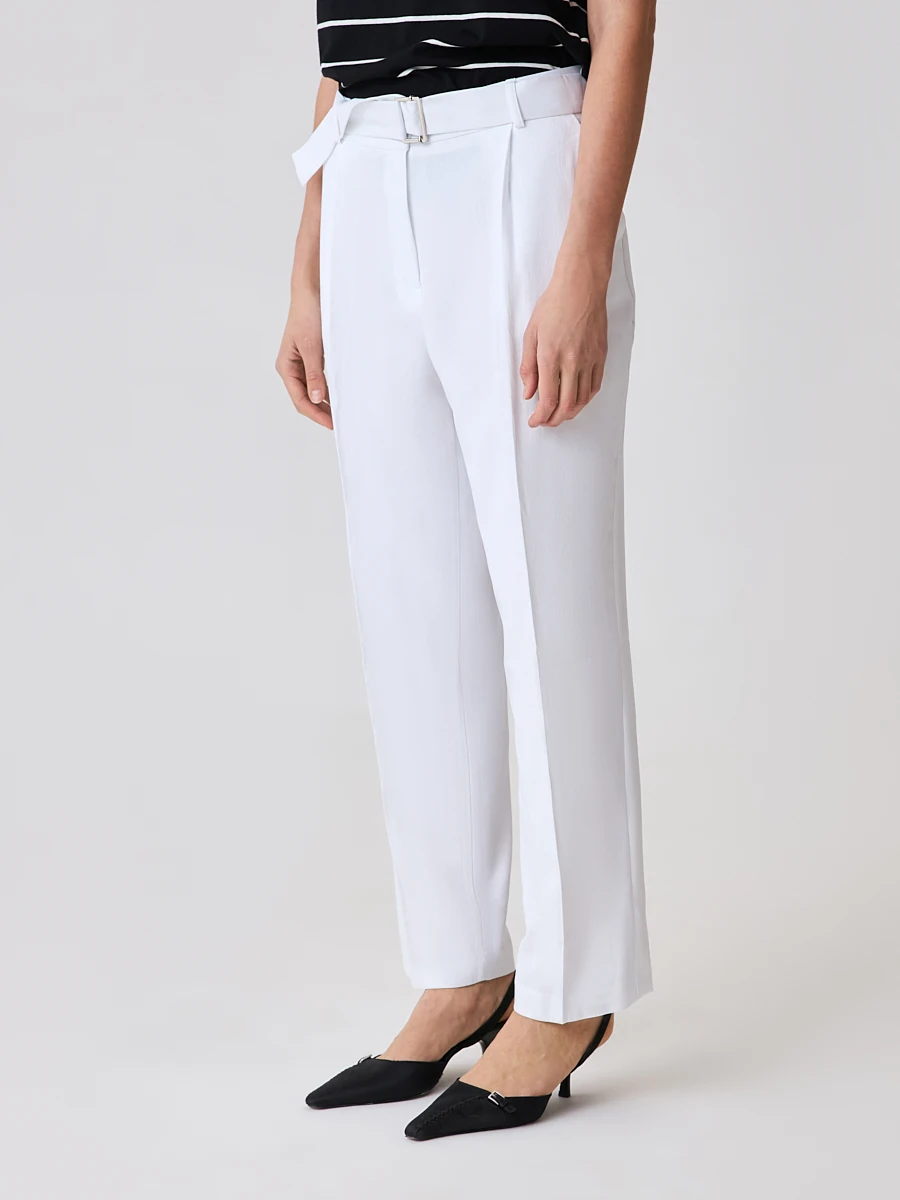 Прямые брюки с поясом