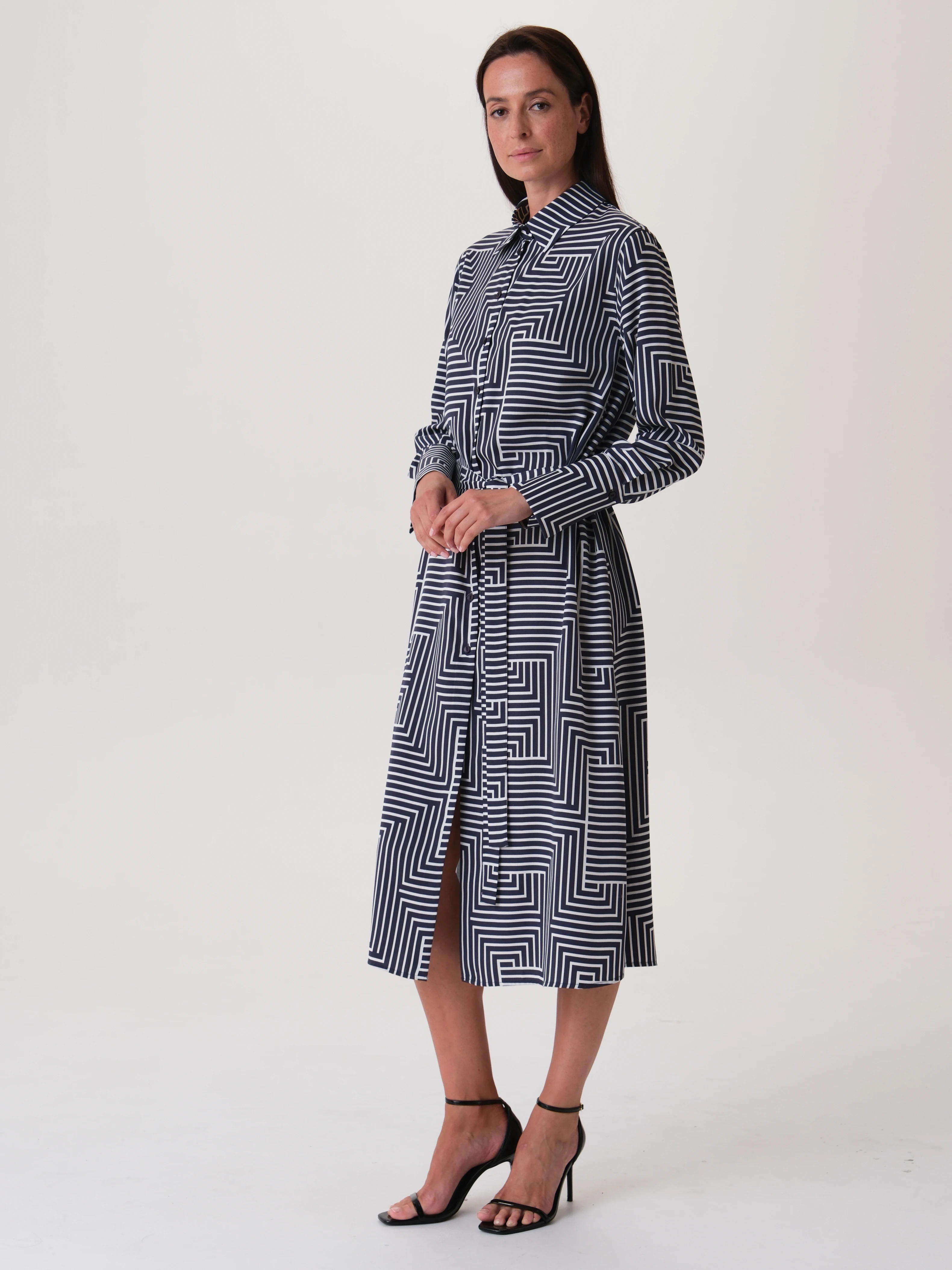 Платье-рубашка длины миди