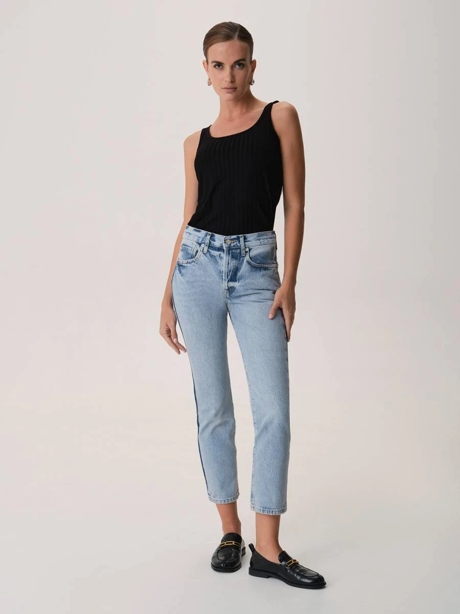 Прямые укороченные джинсы